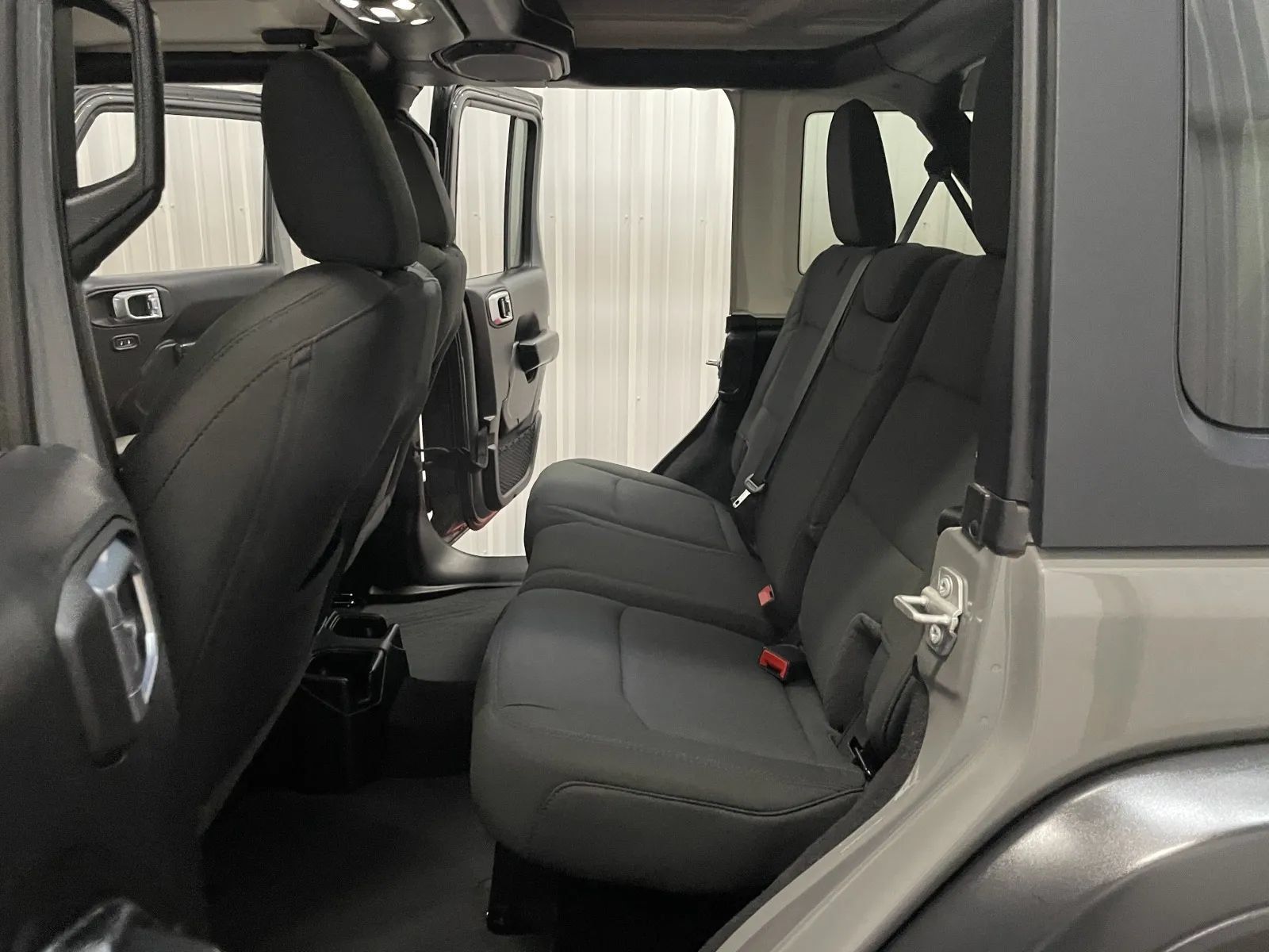 Used 2021 Jeep Wrangler Unlimited Sport AWD/4WD image 37