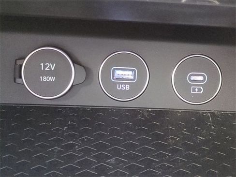 Certified 2025 Genesis G70 2.5T image 19