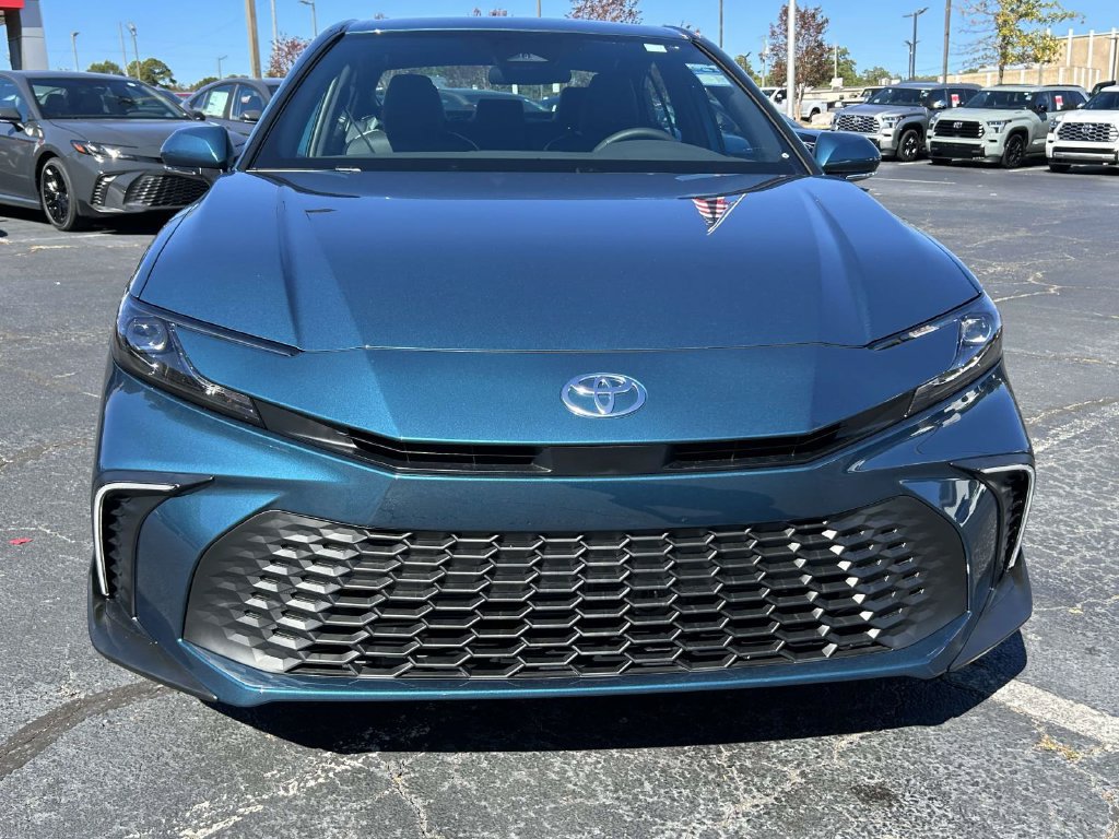 New 2026 Toyota Camry Hybrid FWD image 8