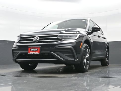 Used 2022 Volkswagen Tiguan SE AWD/4WD image 30