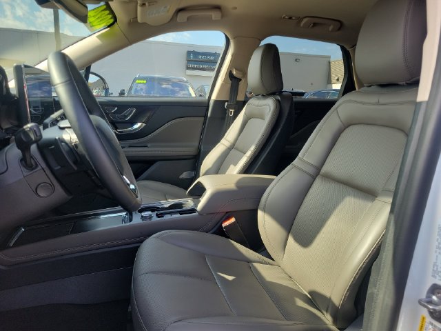 Used 2024 Lincoln Corsair AWD w/ Equipment Group 101A image 5