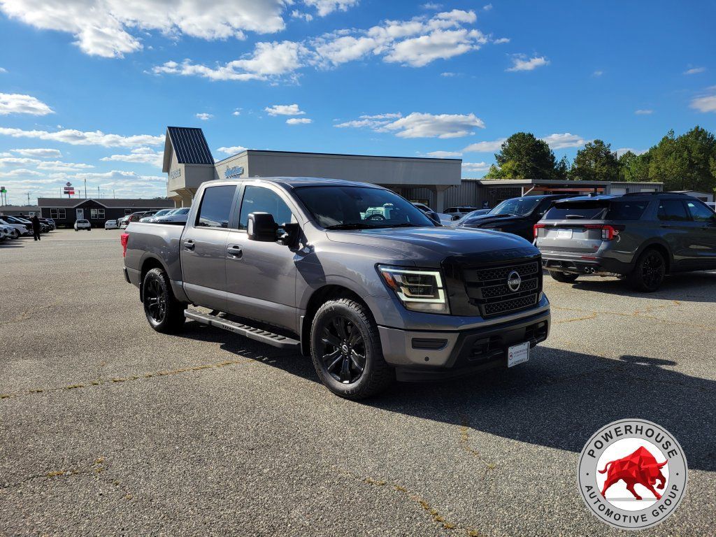 Used 2024 Nissan Titan SV w/ SV Convenience Package RWD image 9