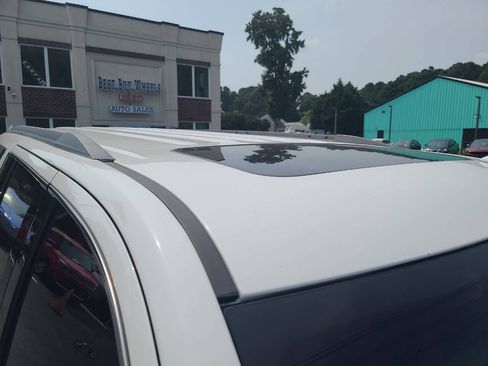 Used 2019 Chevrolet Suburban LT AWD/4WD image 9