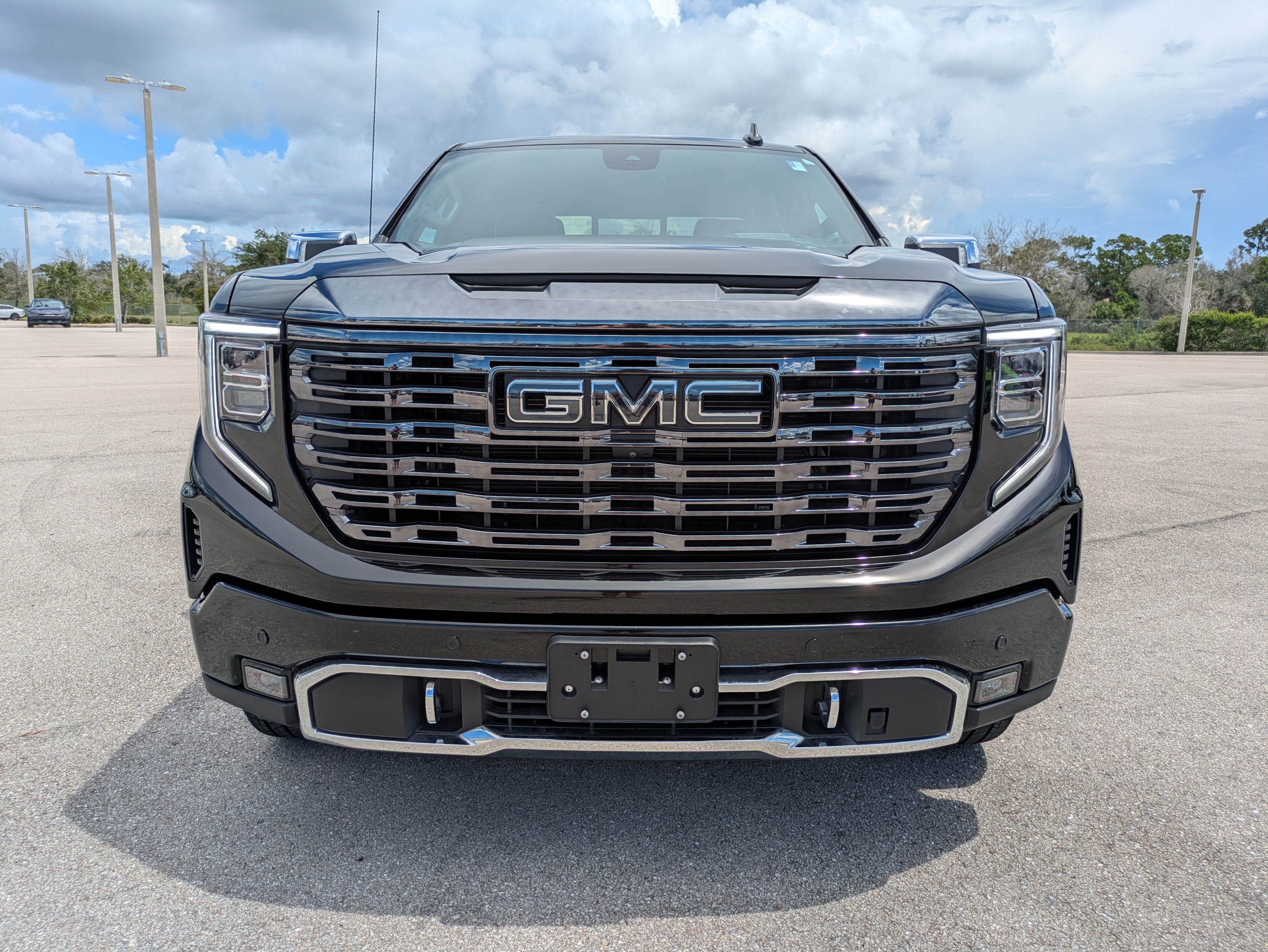 Used 2024 GMC Sierra 1500 Denali Ultimate AWD/4WD image 9