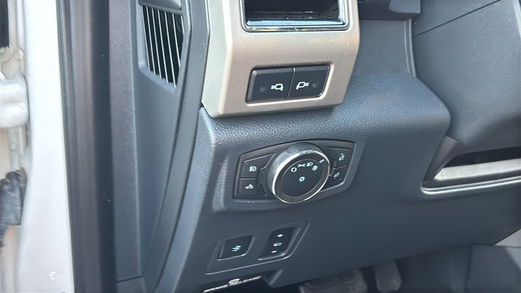 Used 2022 Ford F250 Lariat w/ Lariat Ultimate Package AWD/4WD image 12
