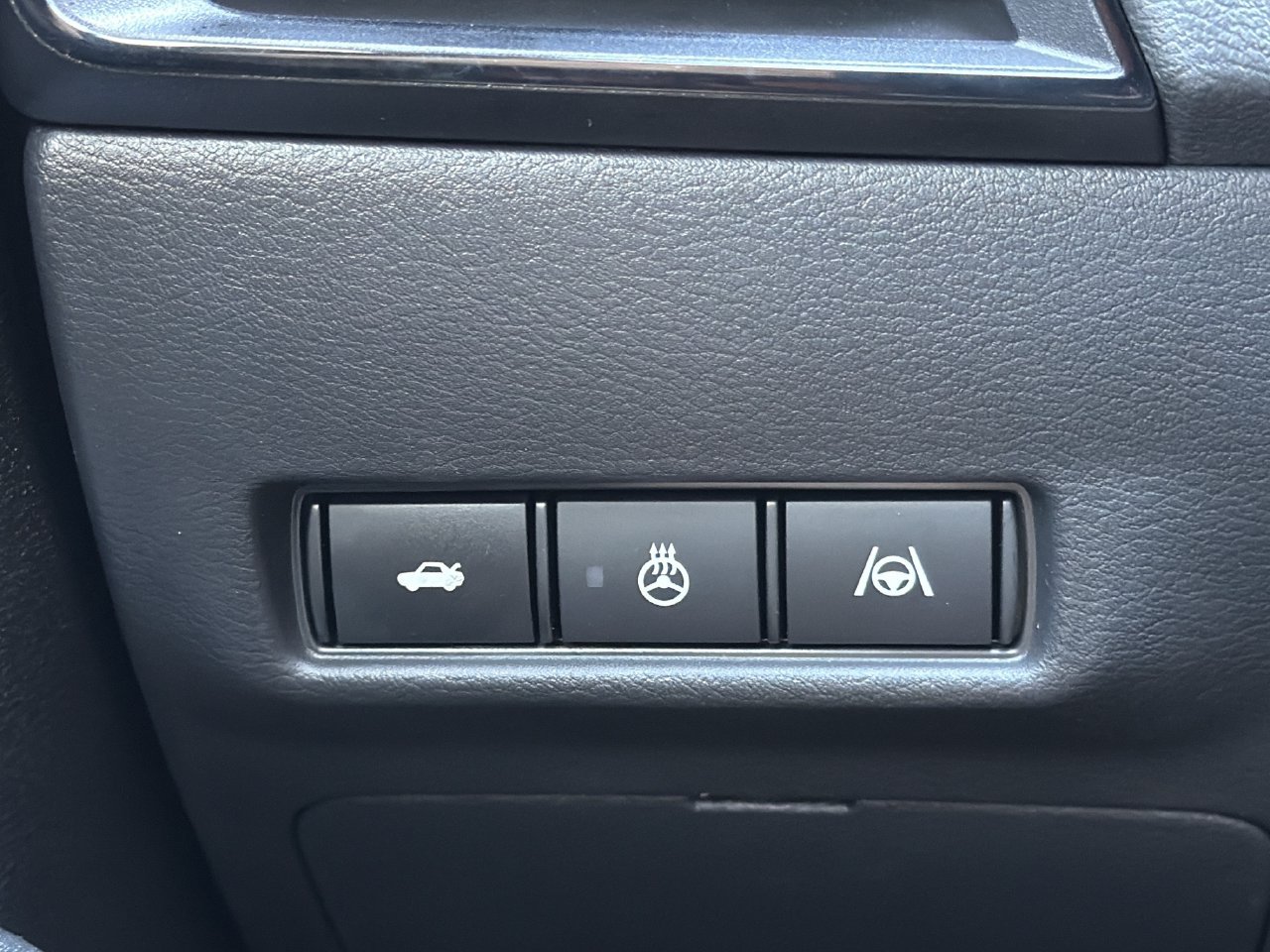 Used 2027 Nissan Sentra SR w/ SR Premium Package FWD image 13