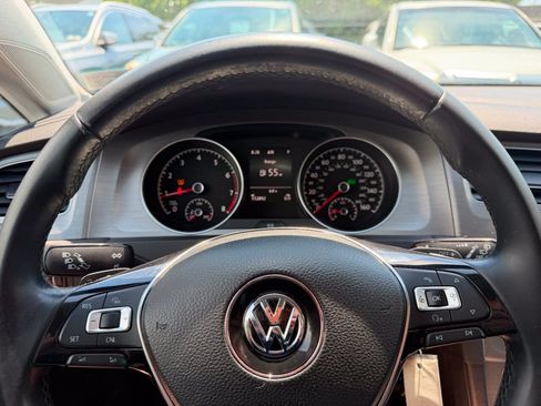 Used 2015 Volkswagen Golf S FWD image 22