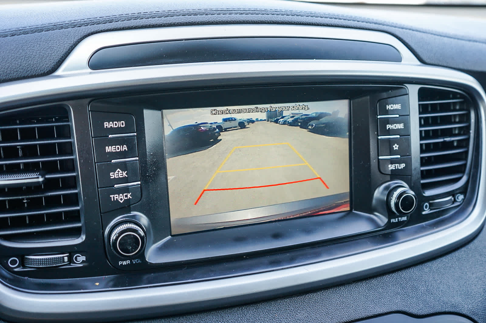 Used 2020 Kia Sorento FWD V6 image 22