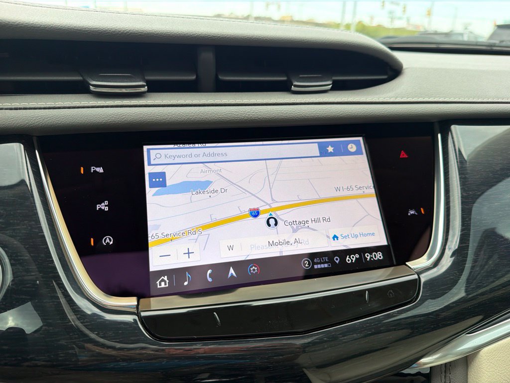 Used 2024 Cadillac XT6 Premium Luxury w/ Technology Package FWD image 20