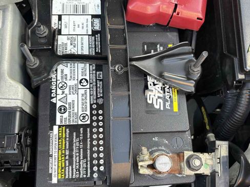 Used 2017 Nissan Altima 2.5 SR w/ Midnight Edition Package FWD image 17