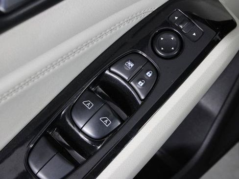 Certified 2020 Nissan Altima 2.0 Platinum FWD image 24