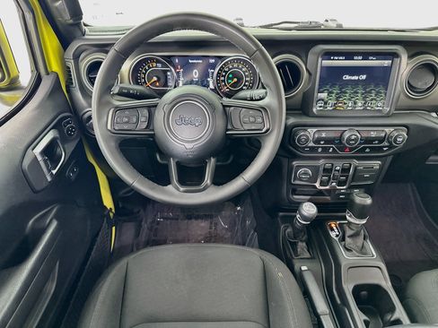Used 2023 Jeep Gladiator Sport AWD/4WD image 21