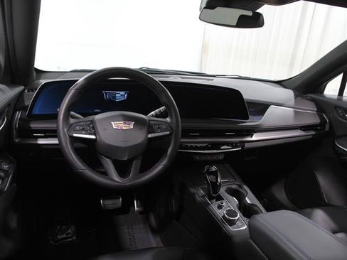 Used 2024 Cadillac XT4 Sport w/ Cold Weather Package image 6