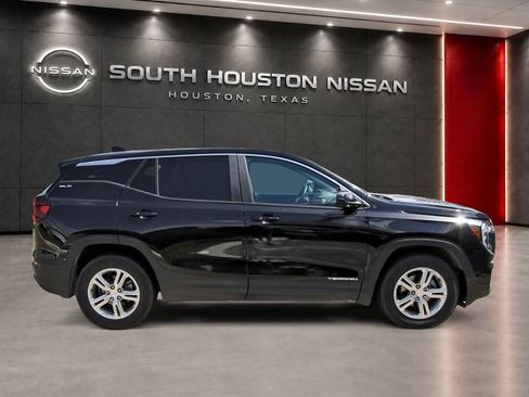 Used 2024 GMC Terrain SLE FWD image 5