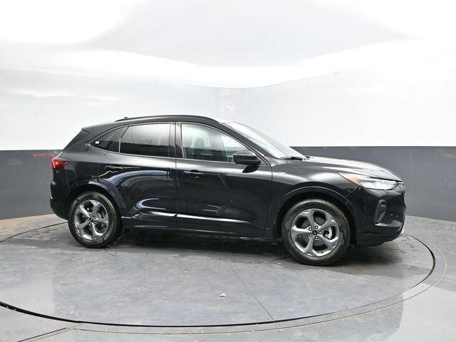 Used 2024 Ford Escape ST-Line FWD image 3