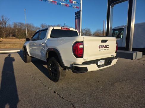 Used 2024 GMC Canyon Elevation image 9
