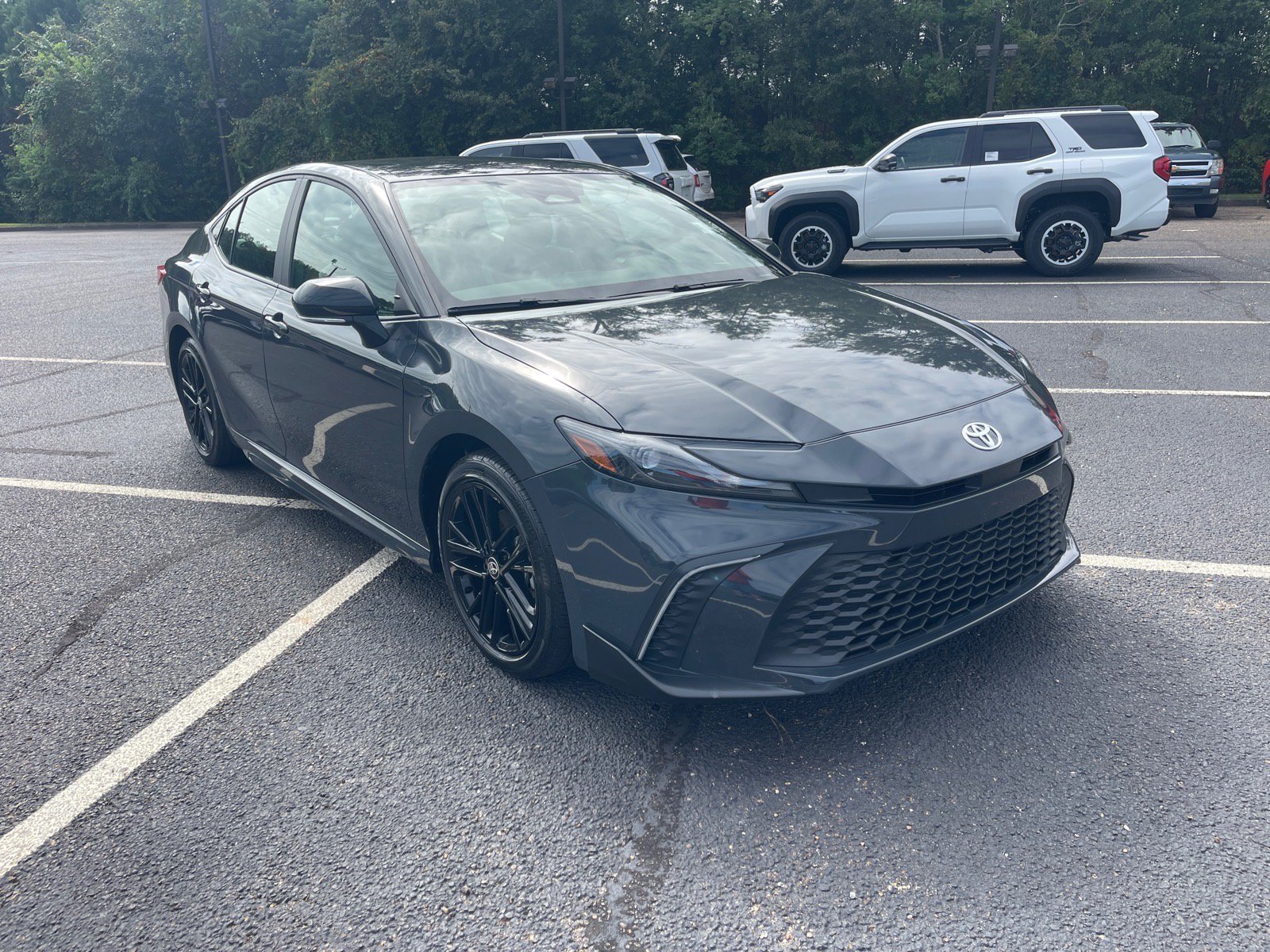 Used 2025 Toyota Camry SE w/ Convenience Package FWD image 1