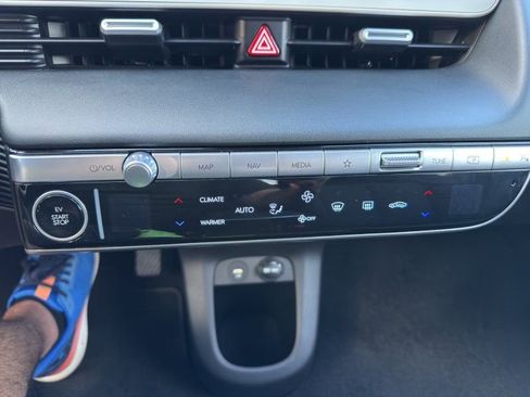 Used 2022 Hyundai Ioniq 5 SE image 25