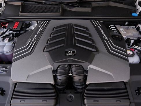 Used 2025 Lamborghini Urus SE image 26