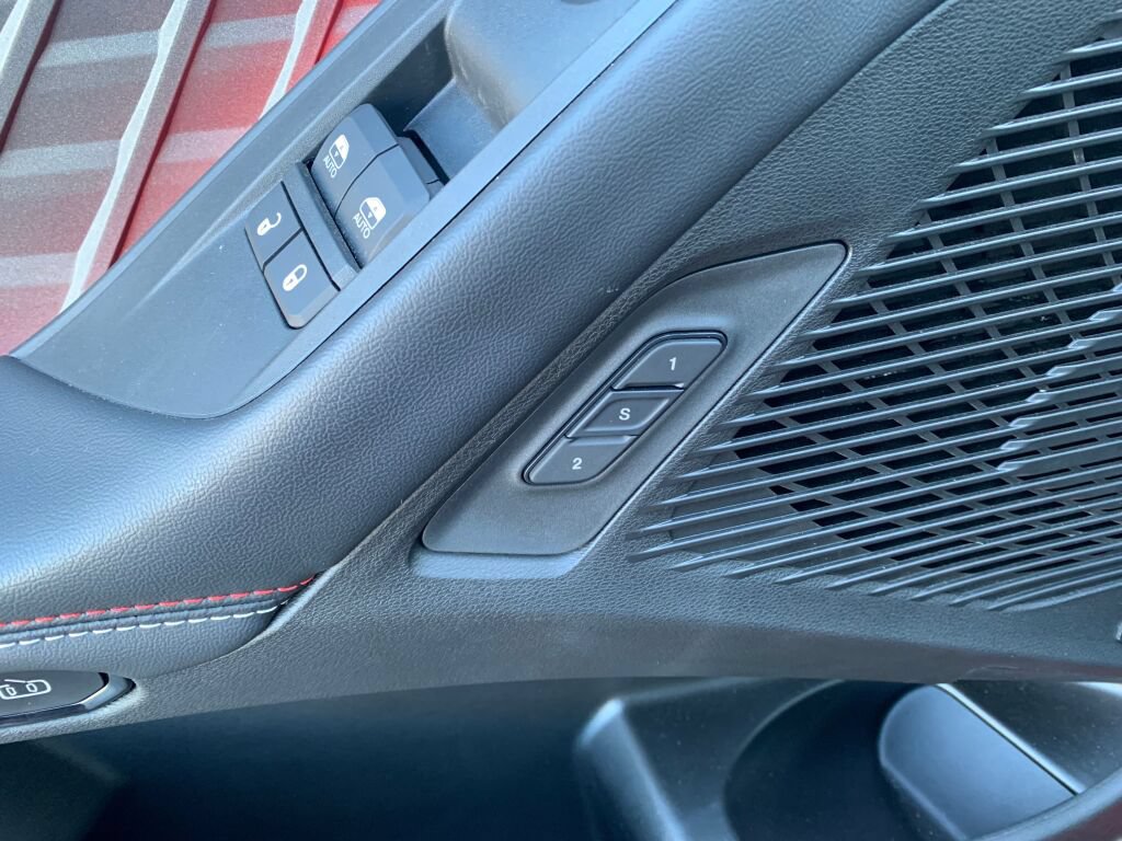 Used 2024 Dodge Charger Daytona R/T w/ Plus Group AWD/4WD image 17