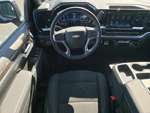Used 2022 Chevrolet Silverado 1500 LT AWD/4WD image 30