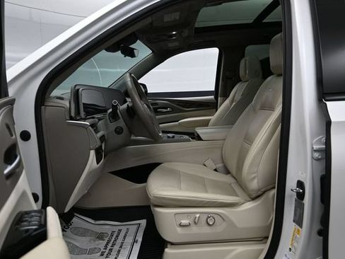 Used 2023 Cadillac Escalade ESV Sport Platinum w/ LPO, ONYX Package AWD/4WD image 21