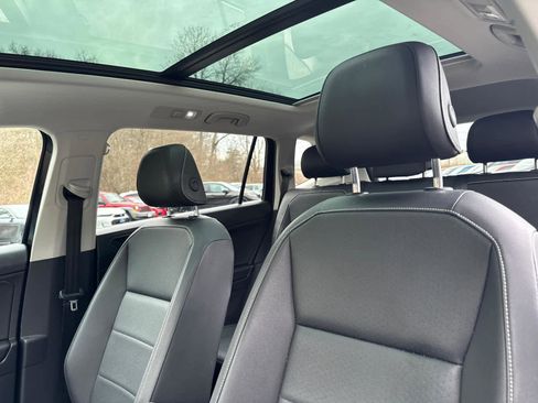 Used 2021 Volkswagen Tiguan SEL image 16