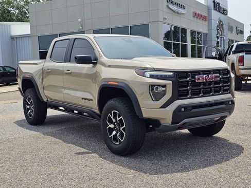 Used 2023 GMC Canyon AT4X AWD/4WD image 11