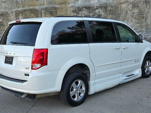 Used 2013 Dodge Grand Caravan SXT image 7
