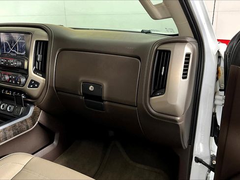 Used 2016 GMC Sierra 2500 Denali w/ Duramax Plus Package image 17