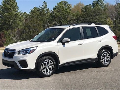 Used 2020 Subaru Forester Premium image 1