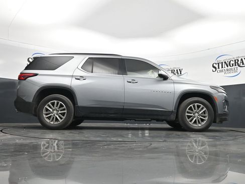 Used 2023 Chevrolet Traverse LT FWD image 33