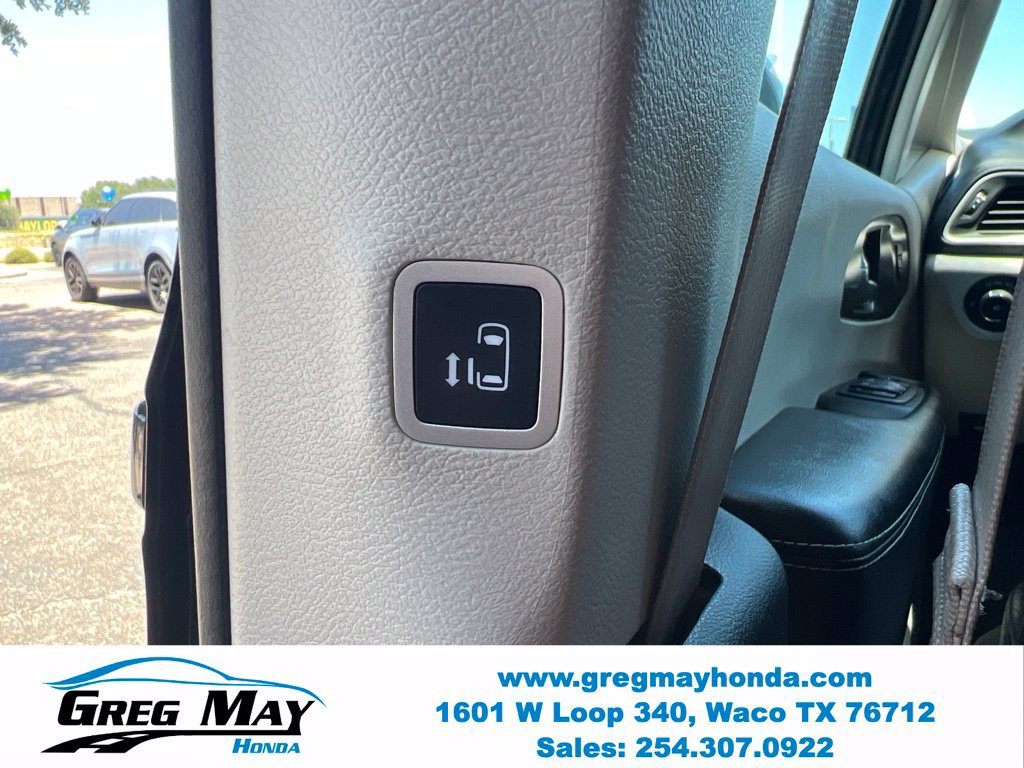 Used 2022 Chrysler Pacifica Touring-L FWD image 20