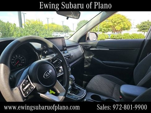 Used 2021 Kia Seltos LX AWD/4WD image 5