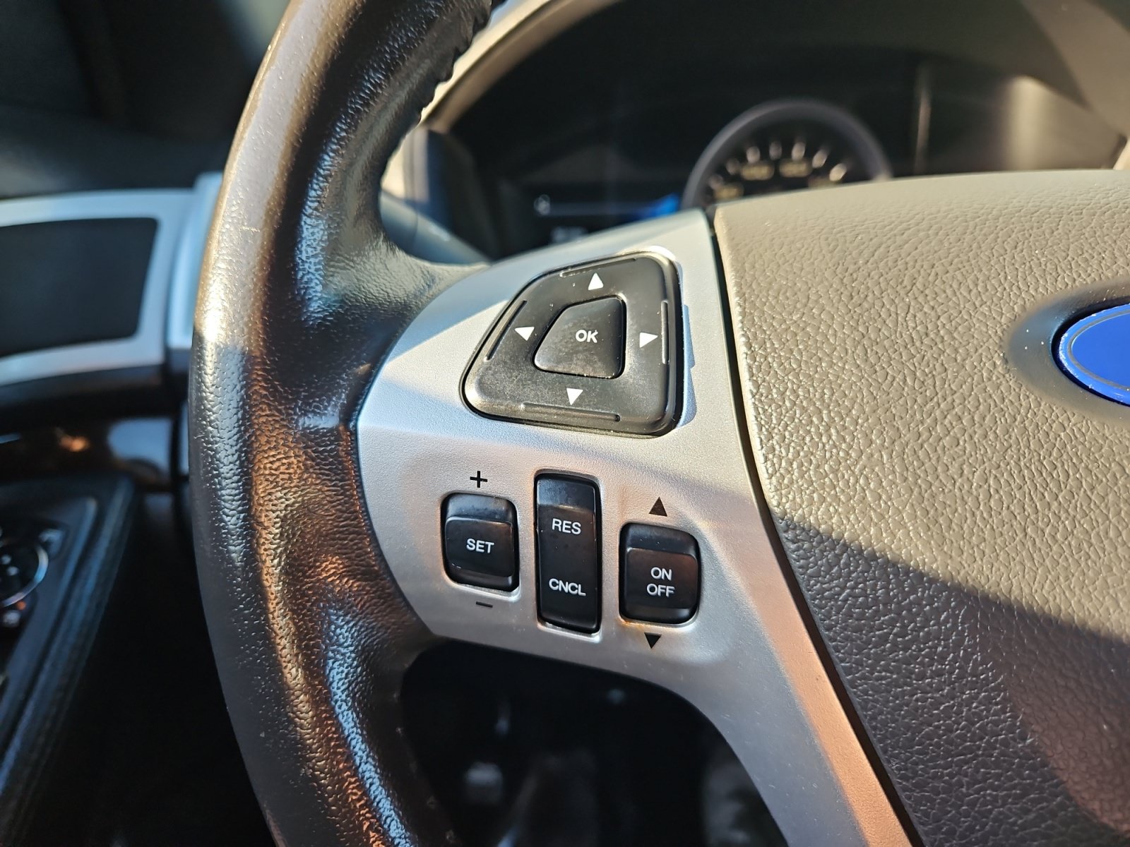 Used 2014 Ford Explorer Limited w/ Equipment Group 302A AWD/4WD image 29