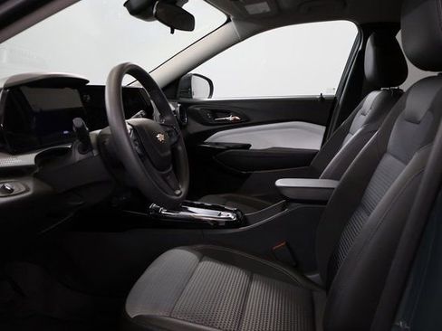 New 2025 Chevrolet Trax LT image 10