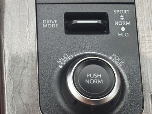 Used 2020 Toyota Highlander Platinum image 31