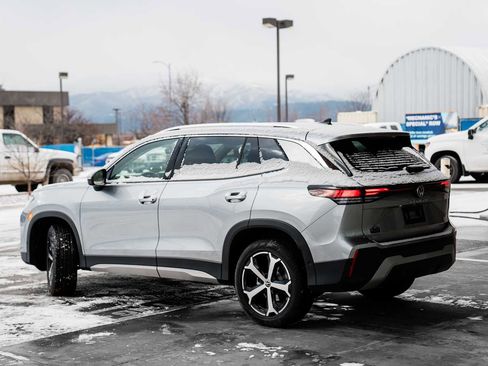 New 2026 Volkswagen Tiguan SE image 16