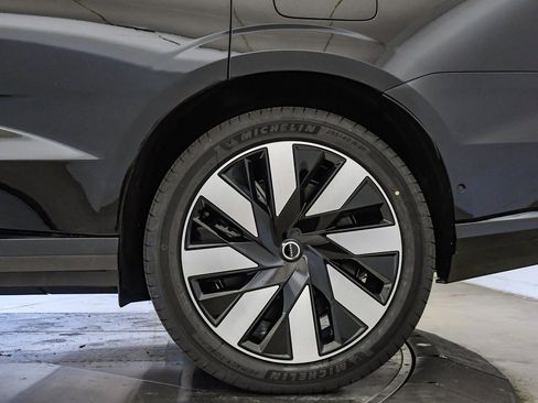 New 2025 Volvo EX90 Ultra w/ Protection Package Premier image 11