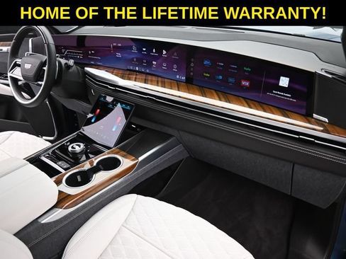 Used 2025 Cadillac Escalade Sport Platinum w/ LPO, Floor Liner Package AWD/4WD image 63