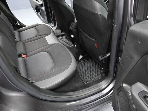 Used 2019 Jeep Renegade Trailhawk w/ Cold Weather Group II image 16