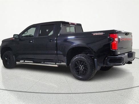 Used 2021 Chevrolet Silverado 1500 LT Trail Boss w/ Convenience Package II image 3