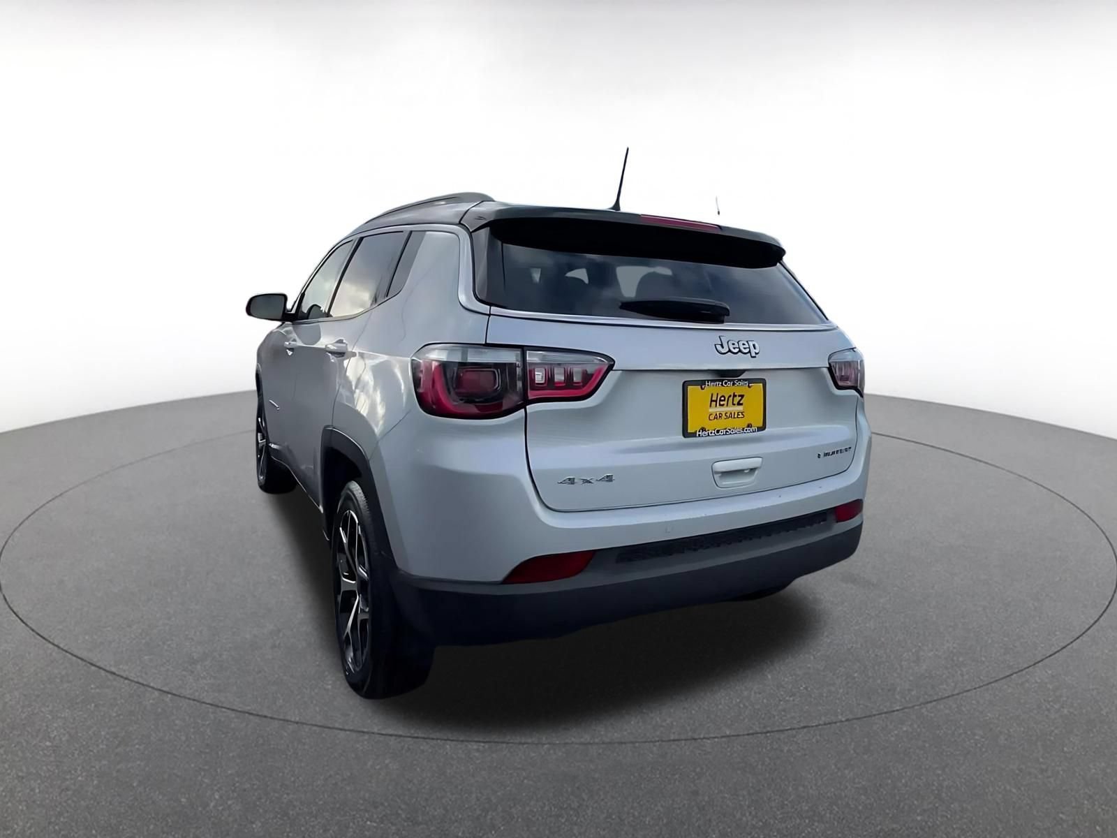 Used 2025 Jeep Compass Limited AWD/4WD image 10