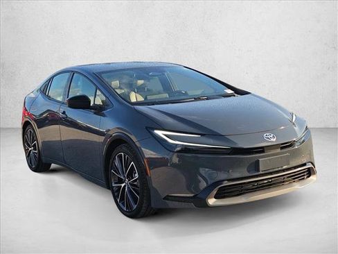 Certified 2025 Toyota Prius XLE FWD image 3