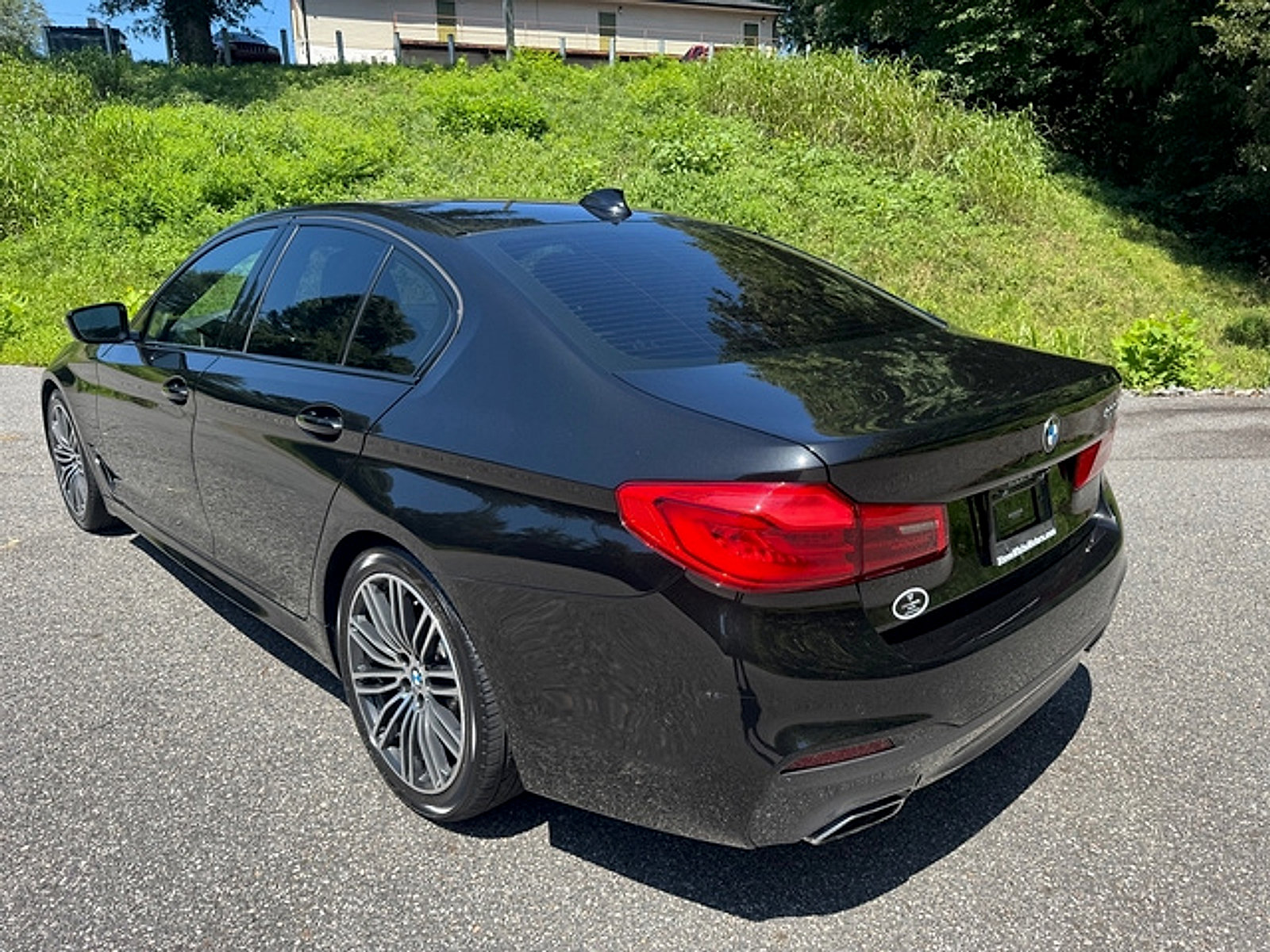 Used 2019 BMW 530i w/ M Sport Package RWD image 8