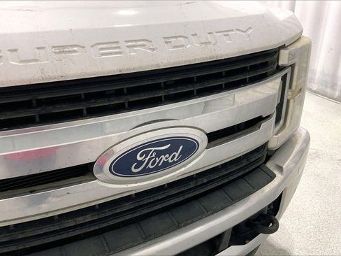 Used 2019 Ford F350 XLT image 7