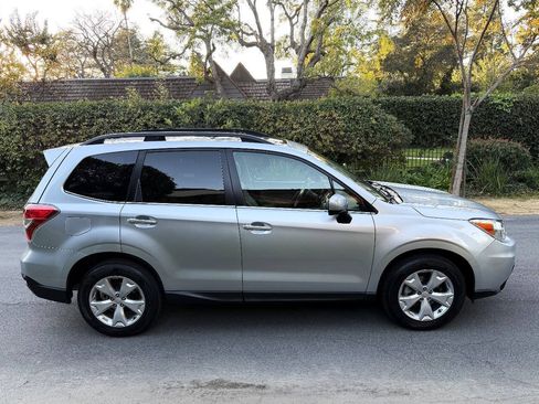 Used 2014 Subaru Forester 2.5i Limited w/ Popular Package #2 AWD/4WD image 8