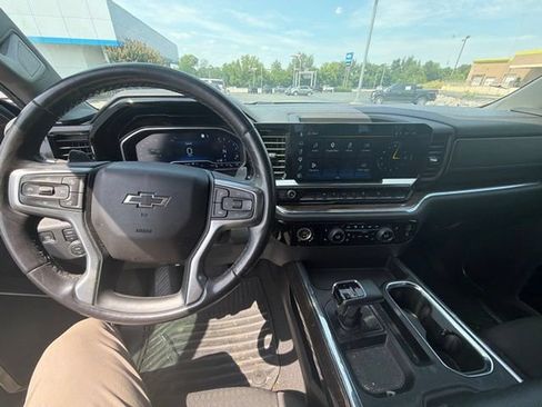 Used 2023 Chevrolet Silverado 1500 RST w/ Z71 Off-Road Package AWD/4WD image 11