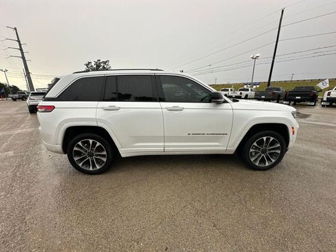 Used 2022 Jeep Grand Cherokee Overland w/ Adv Protech Group III AWD/4WD image 4