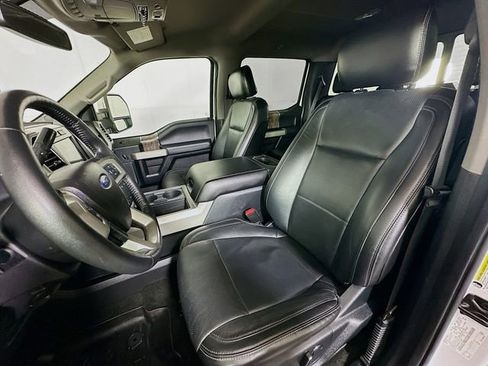 Used 2017 Ford F250 Lariat w/ Chrome Package image 21